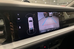 harmaa Porsche Cayenne 2024 kuva 18.