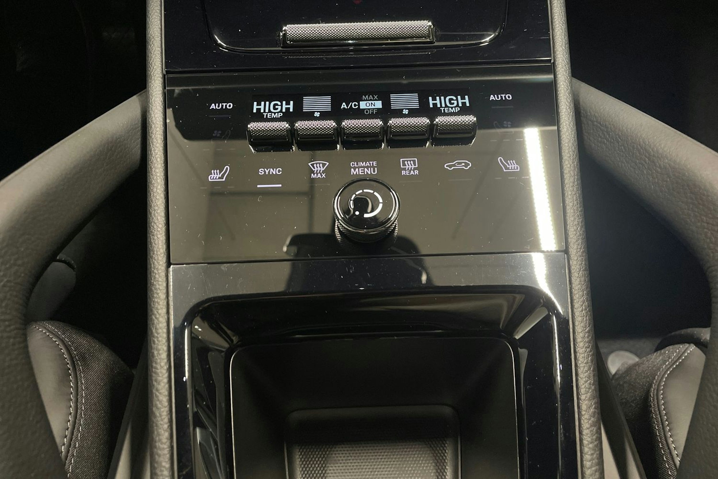 harmaa Porsche Cayenne 2024 kuva 20.