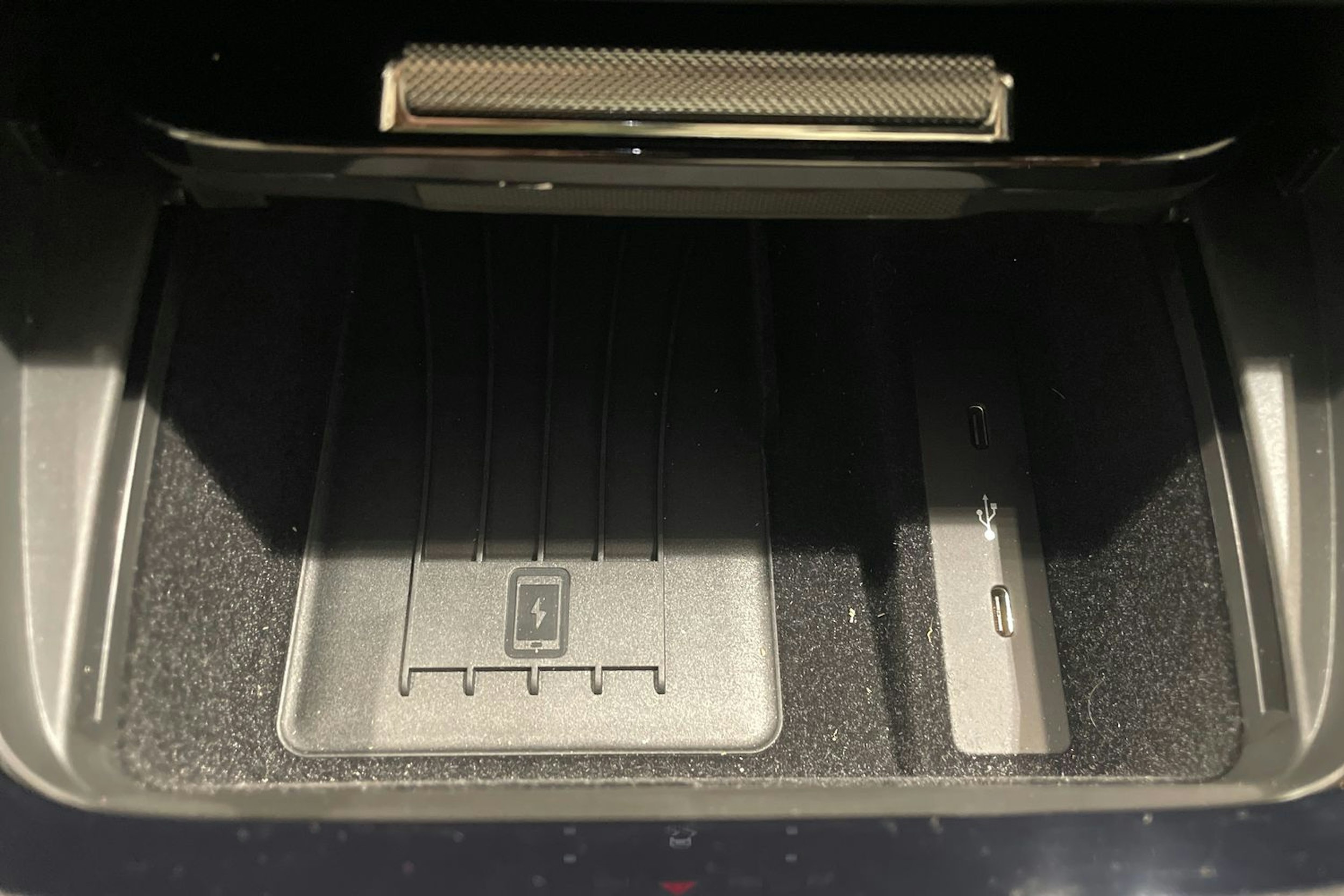 harmaa Porsche Cayenne 2024 kuva 21.