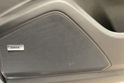 harmaa Porsche Cayenne 2024 kuva 24.