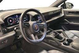 sininen Porsche Cayenne 2024 kuva 7.