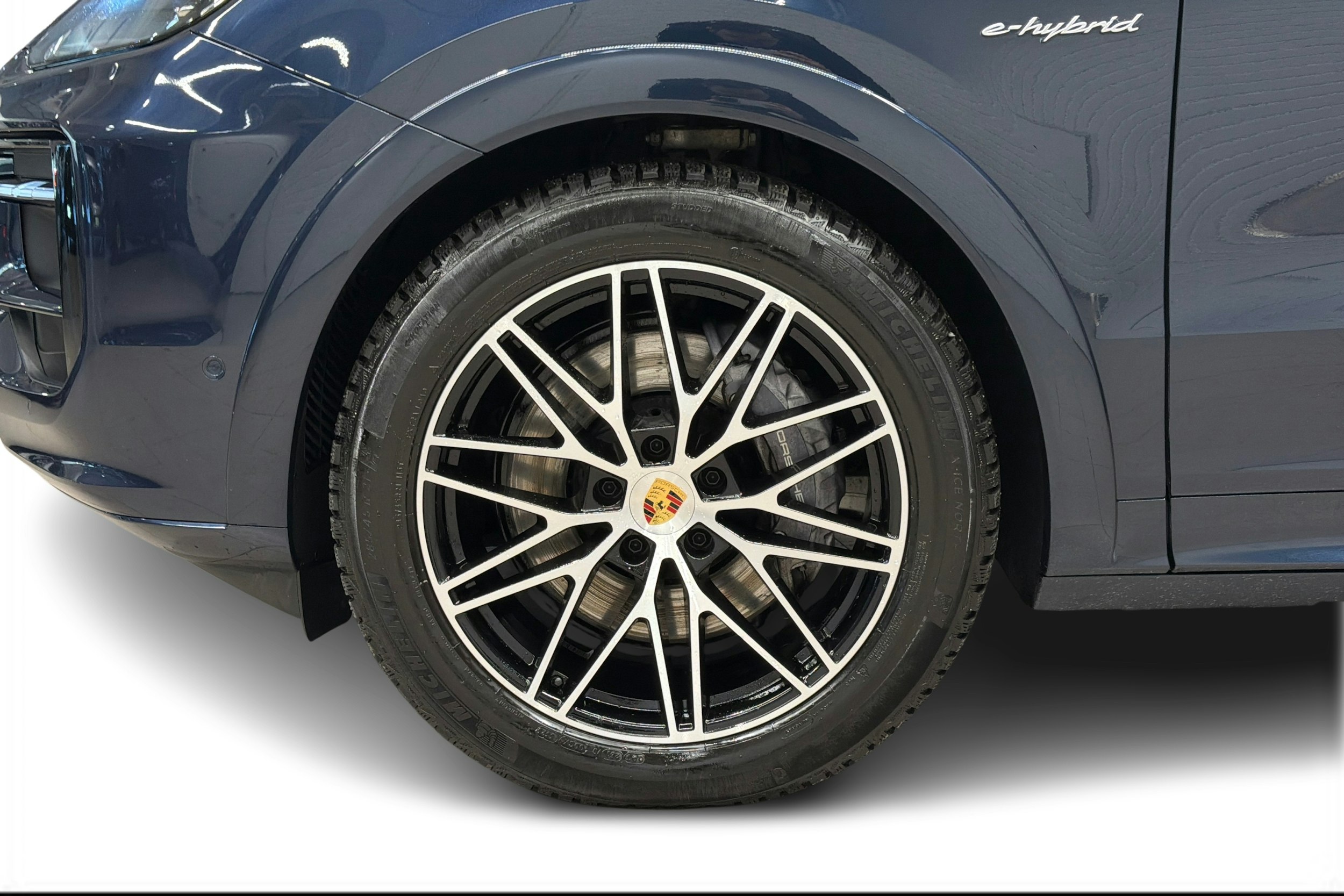 sininen Porsche Cayenne 2024 kuva 10.