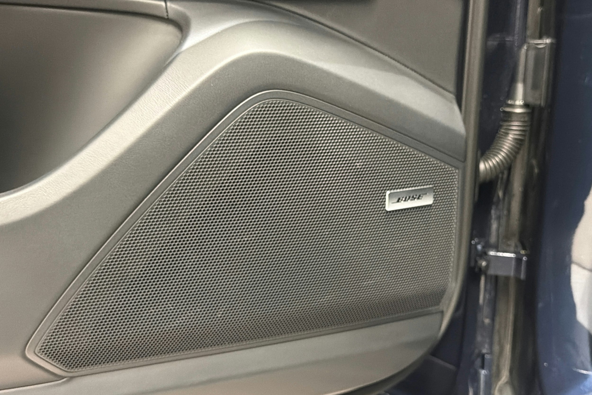 sininen Porsche Cayenne 2024 kuva 14.