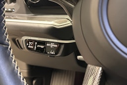 sininen Porsche Cayenne 2024 kuva 17.