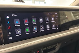 sininen Porsche Cayenne 2024 kuva 20.