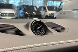 sininen Porsche Cayenne 2024 kuva 22.