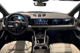 sininen Porsche Cayenne 2024 kuva 7.