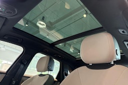 sininen Porsche Cayenne 2024 kuva 14.