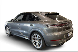 harmaa Porsche Cayenne 2024 kuva 2.