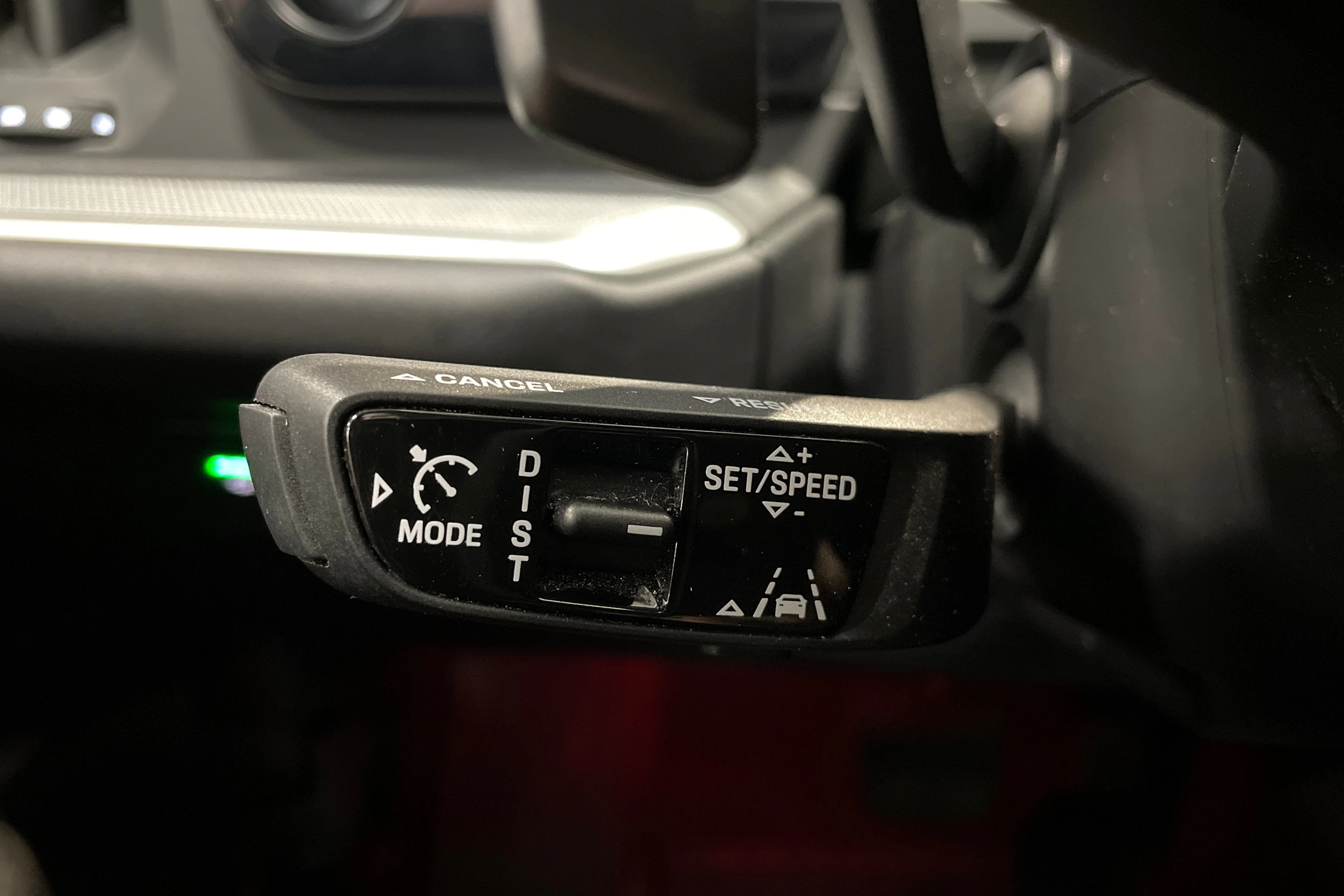harmaa Porsche Cayenne 2024 kuva 19.