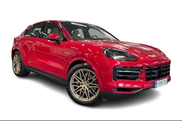 met. punainen Porsche Cayenne 2024 kuva 1.
