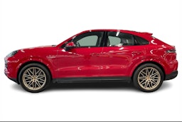 met. punainen Porsche Cayenne 2024 kuva 5.