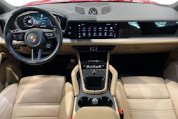 met. punainen Porsche Cayenne 2024 kuva 7.