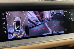 met. punainen Porsche Cayenne 2024 kuva 10.