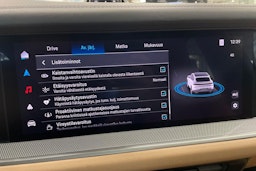 met. punainen Porsche Cayenne 2024 kuva 14.