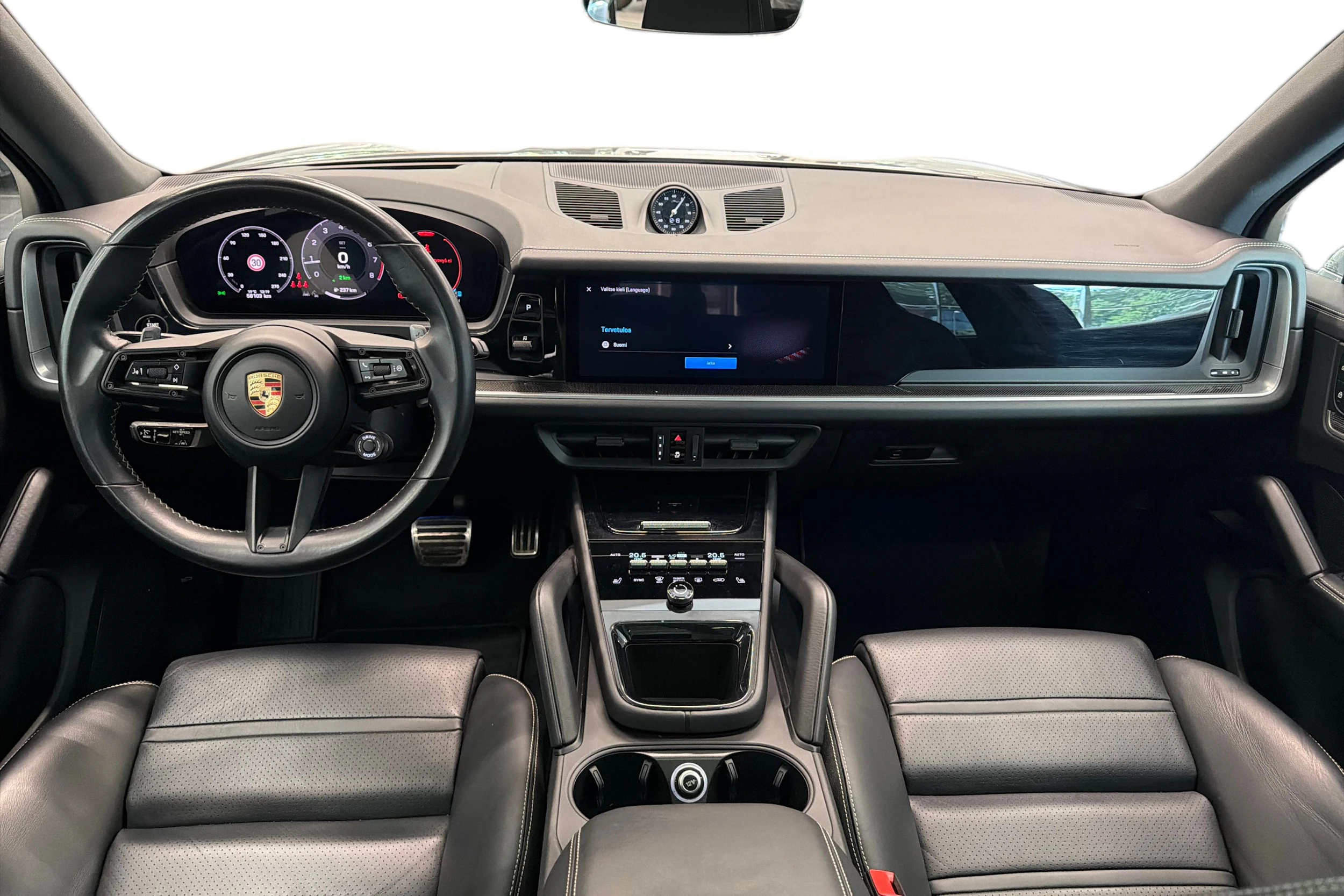 Harmaa Porsche Cayenne 2024 kuva 7.