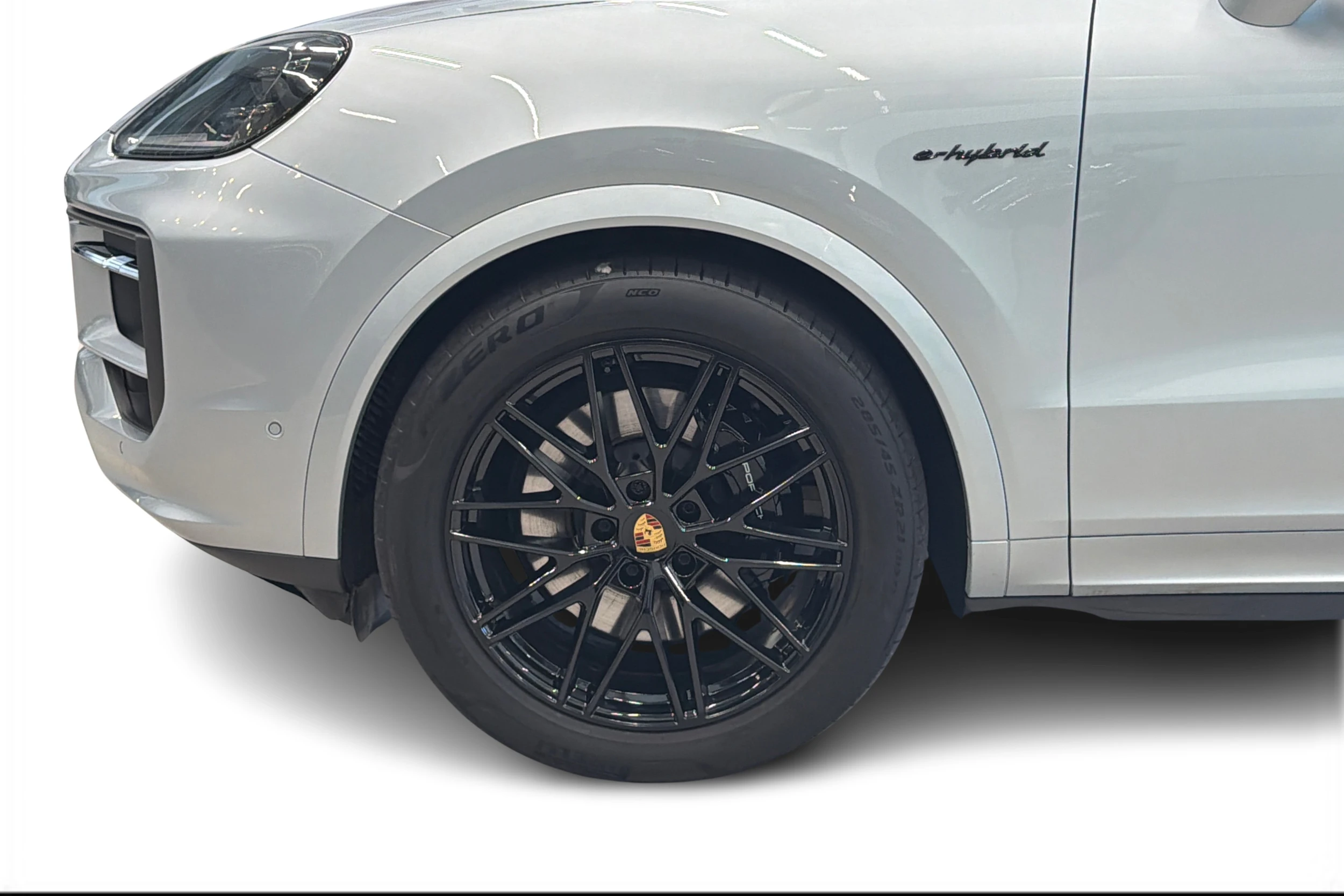 Harmaa Porsche Cayenne 2024 kuva 8.