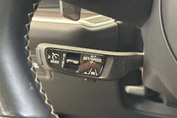 Harmaa Porsche Cayenne 2024 kuva 20.