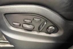 Harmaa Porsche Cayenne 2024 kuva 31.