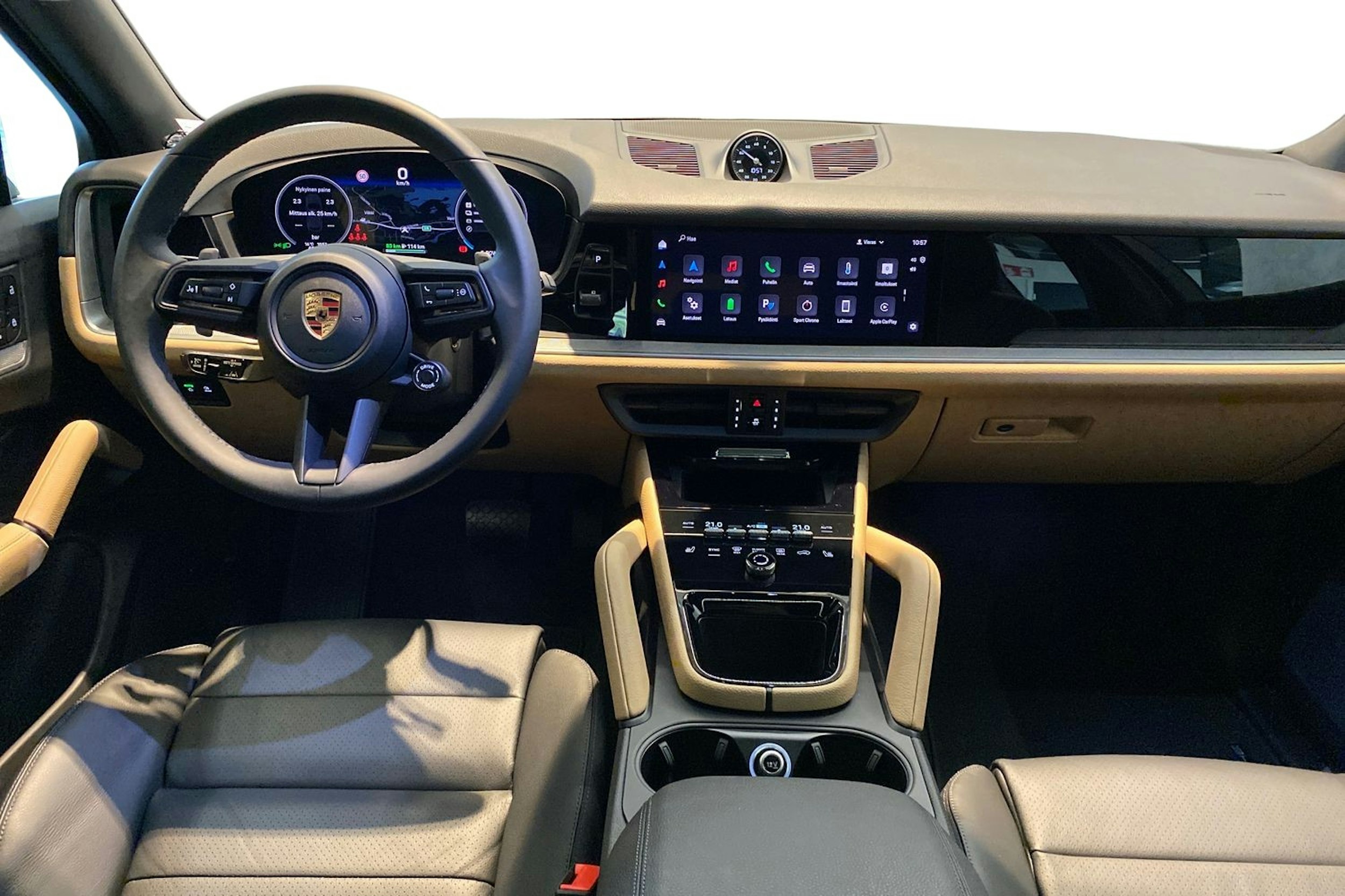 harmaa Porsche Cayenne 2024 kuva 7.