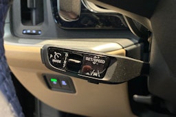 harmaa Porsche Cayenne 2024 kuva 11.