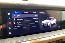 harmaa Porsche Cayenne 2024 kuva 15.