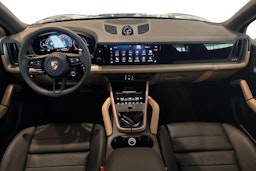 sininen Porsche Cayenne 2024 kuva 7.