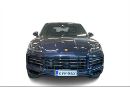 sininen Porsche Cayenne 2024 kuva 4.