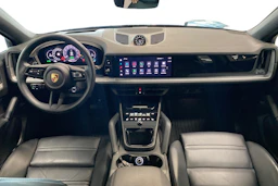 sininen Porsche Cayenne 2024 kuva 7.