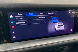 sininen Porsche Cayenne 2024 kuva 13.