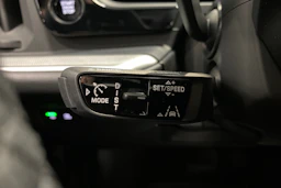 sininen Porsche Cayenne 2024 kuva 17.