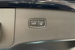 sininen Porsche Cayenne 2024 kuva 20.