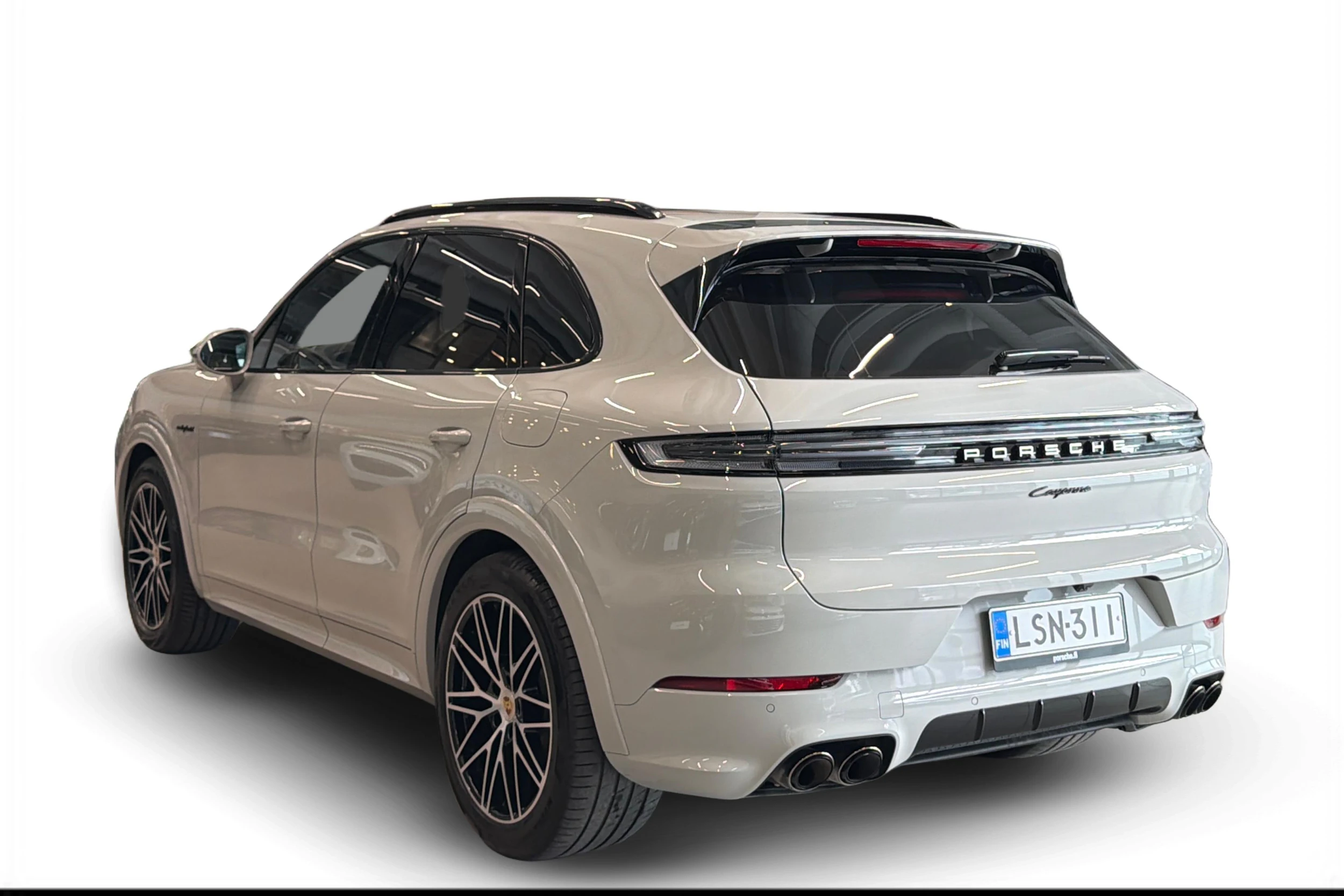 Harmaa Porsche Cayenne 2024 kuva 2.