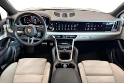 Harmaa Porsche Cayenne 2024 kuva 7.