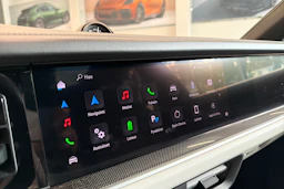 Harmaa Porsche Cayenne 2024 kuva 21.