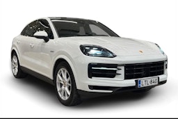Valkoinen Porsche Cayenne 2024 kuva 1.