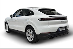 Valkoinen Porsche Cayenne 2024 kuva 2.