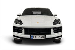 Valkoinen Porsche Cayenne 2024 kuva 4.