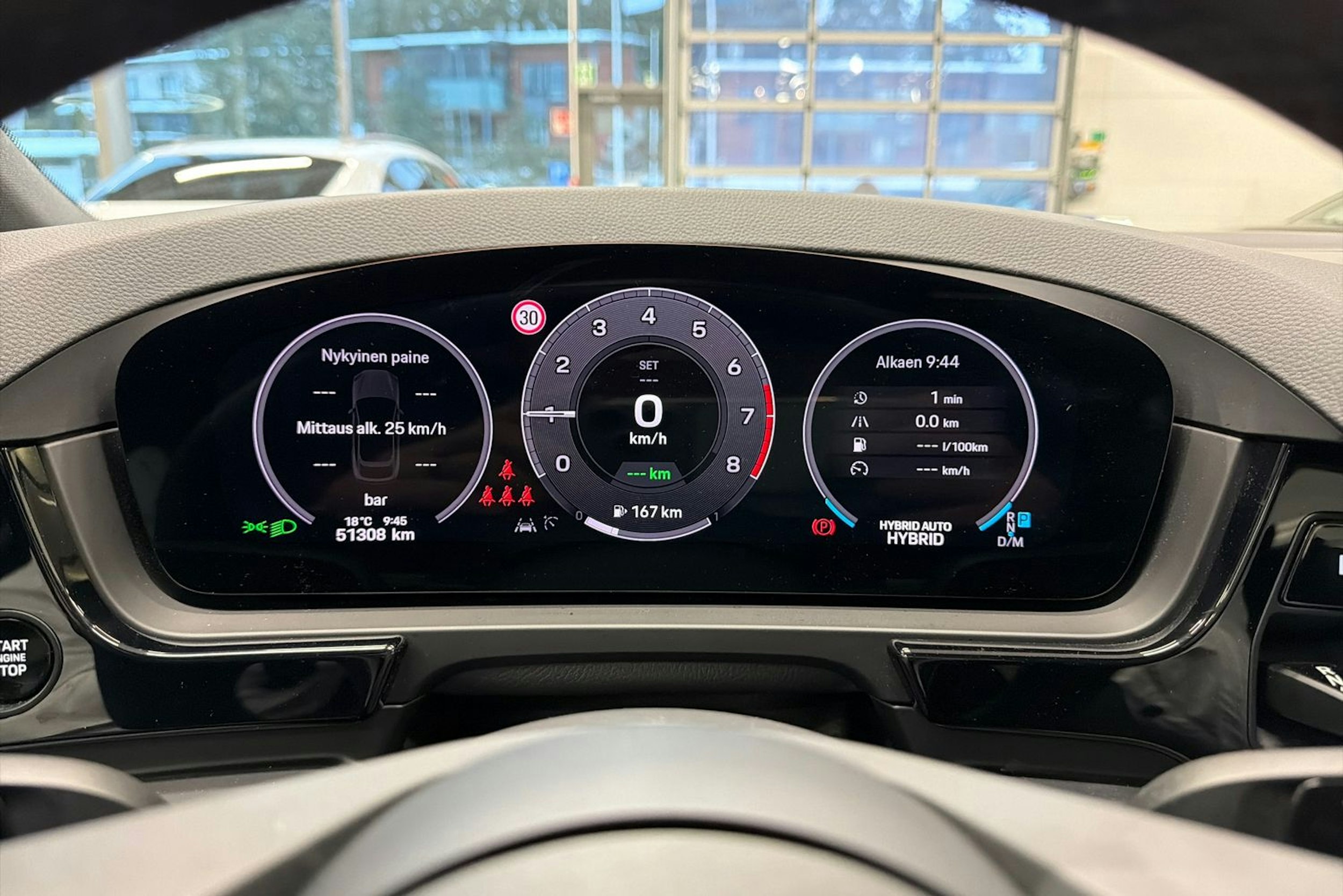 Valkoinen Porsche Cayenne 2024 kuva 12.