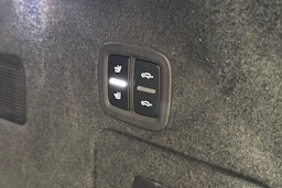 Valkoinen Porsche Cayenne 2024 kuva 19.