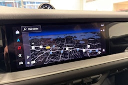 Valkoinen Porsche Cayenne 2024 kuva 23.