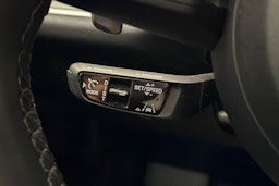 Valkoinen Porsche Cayenne 2024 kuva 25.