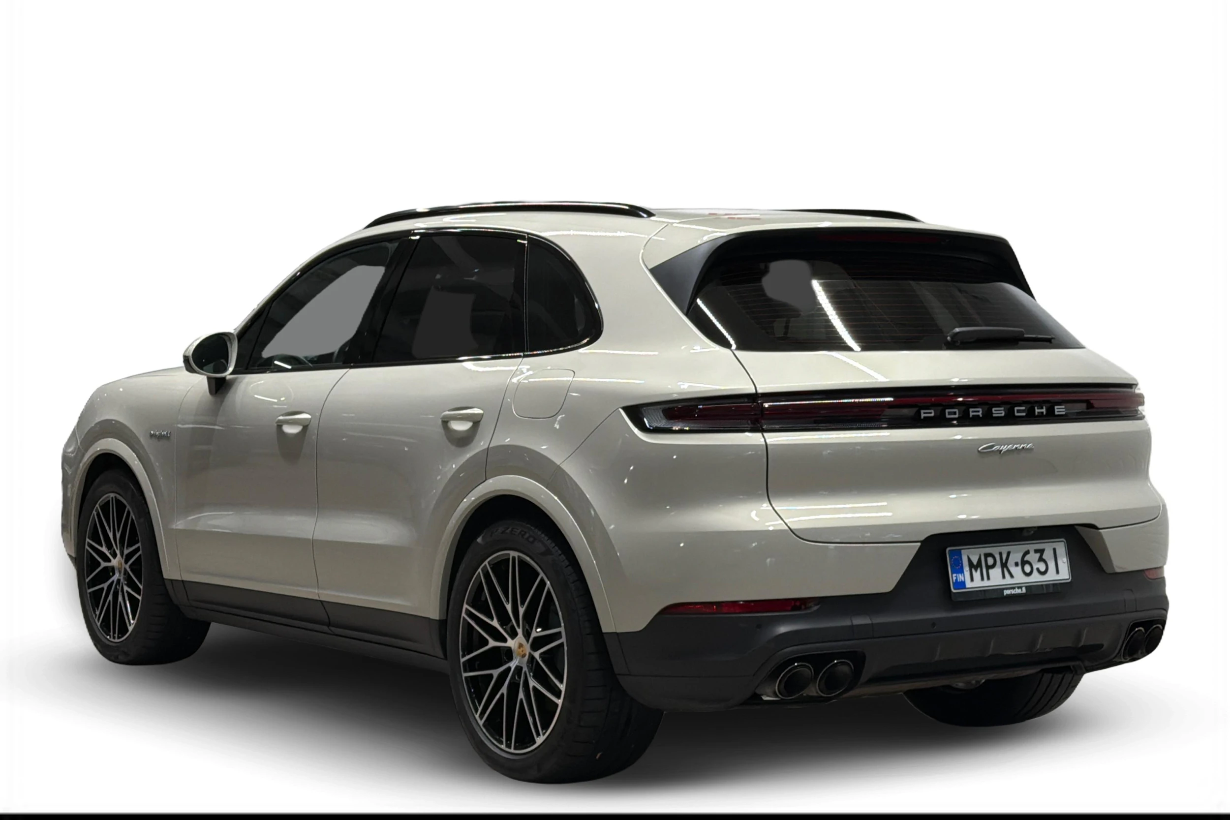 Harmaa Porsche Cayenne 2024 kuva 2.