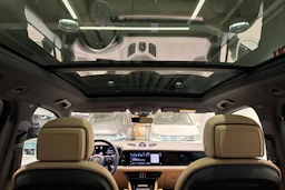 Harmaa Porsche Cayenne 2024 kuva 23.