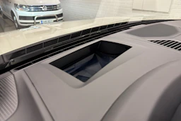 Harmaa Porsche Cayenne 2024 kuva 26.
