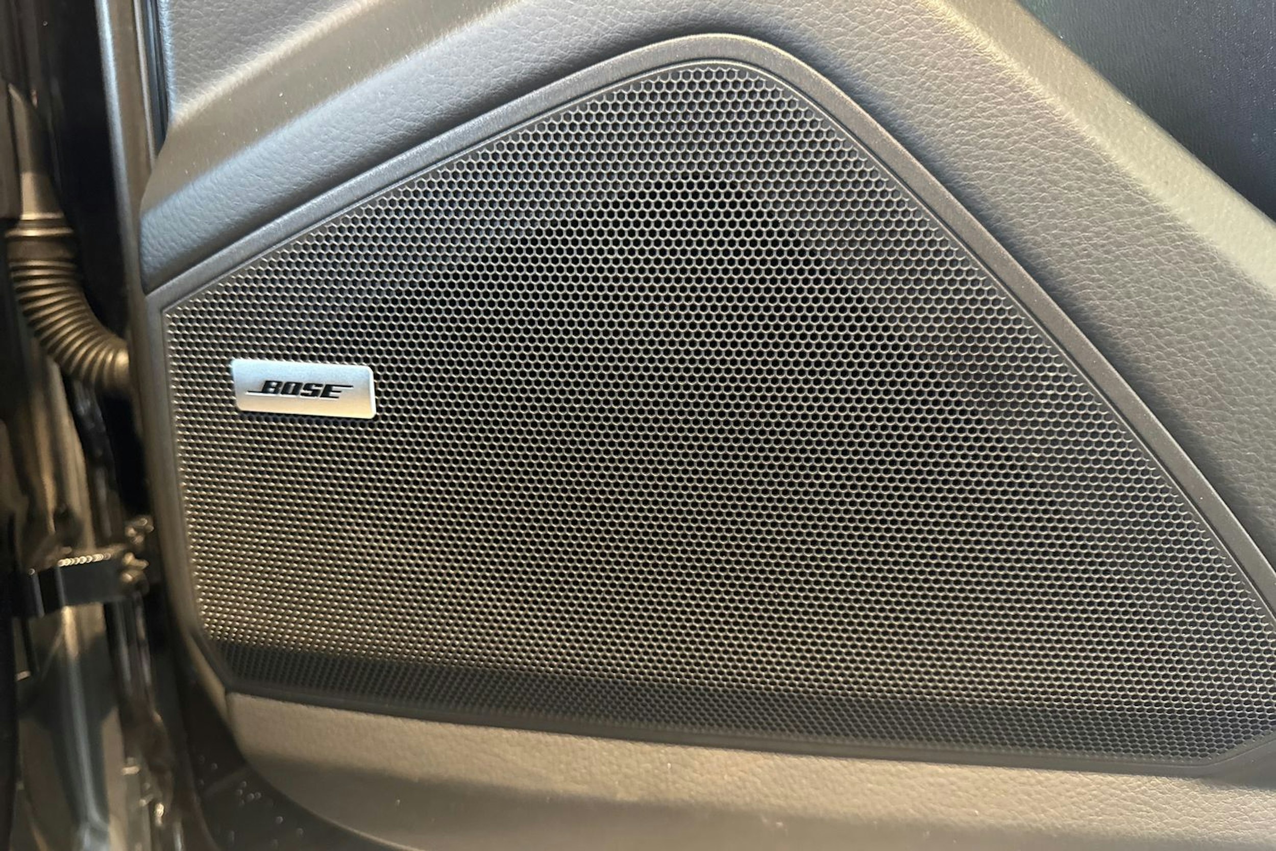 met. musta Porsche Cayenne 2024 kuva 11.