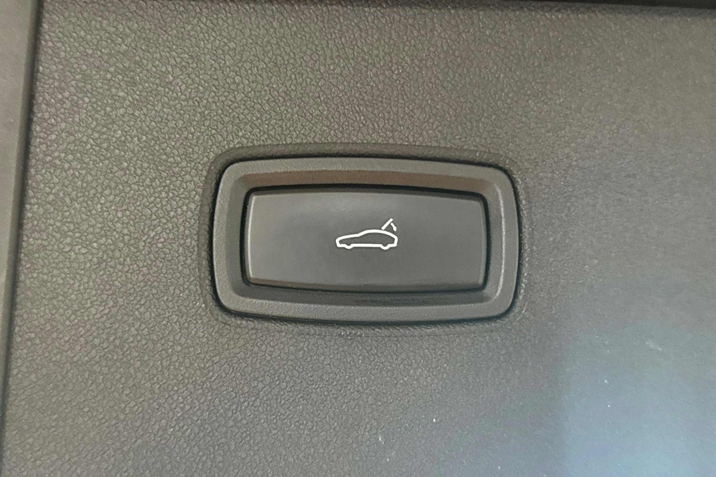met. musta Porsche Cayenne 2024 kuva 16.