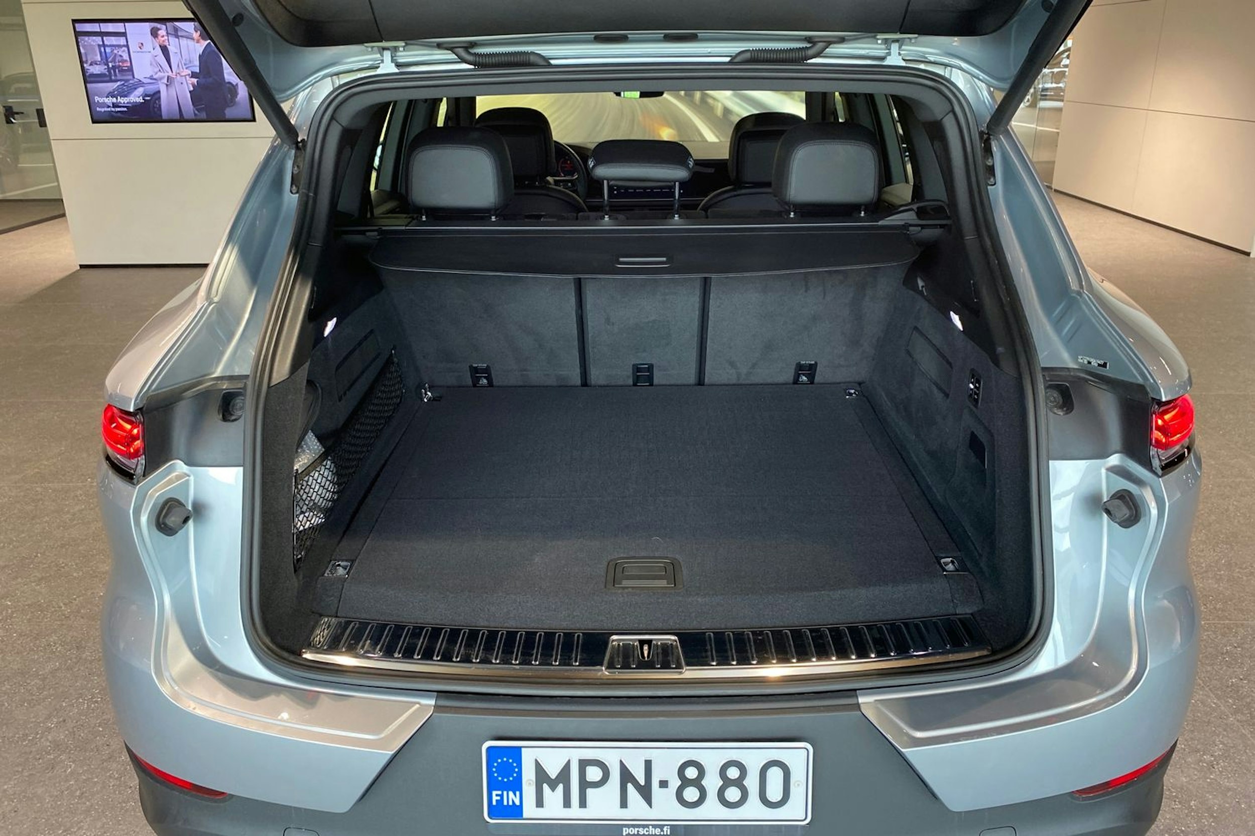 hopea Porsche Cayenne 2024 kuva 16.