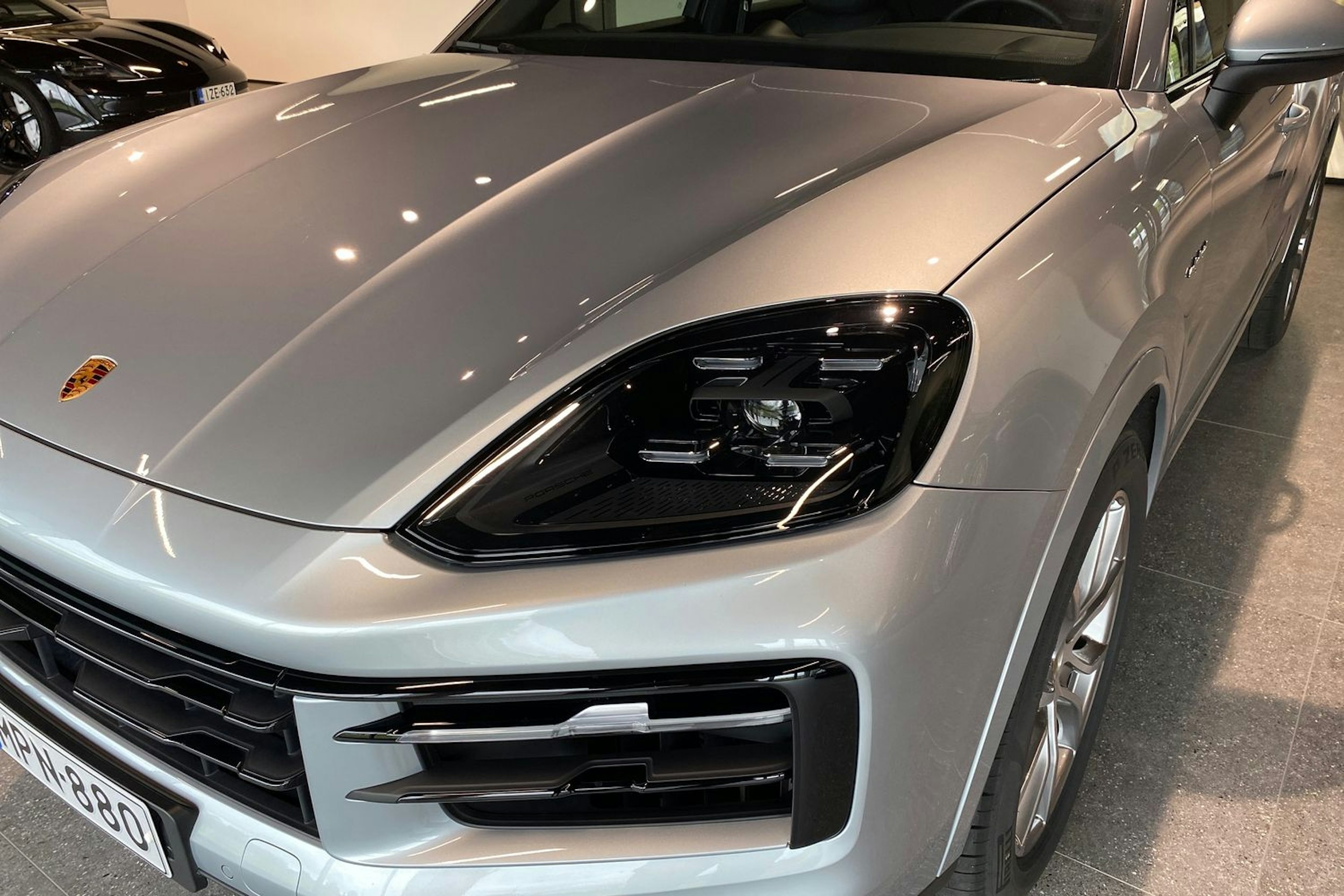 hopea Porsche Cayenne 2024 kuva 23.
