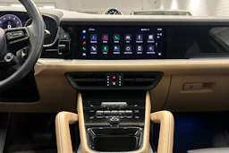 musta Porsche Cayenne 2024 kuva 9.